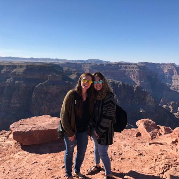 Meet your Posher, Melissa - Picture 1 of 1